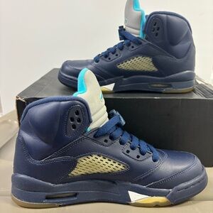 Jordan Retro 5 Sneakers with Cushioned Sole and Breathable Mesh 6W/4.5Y